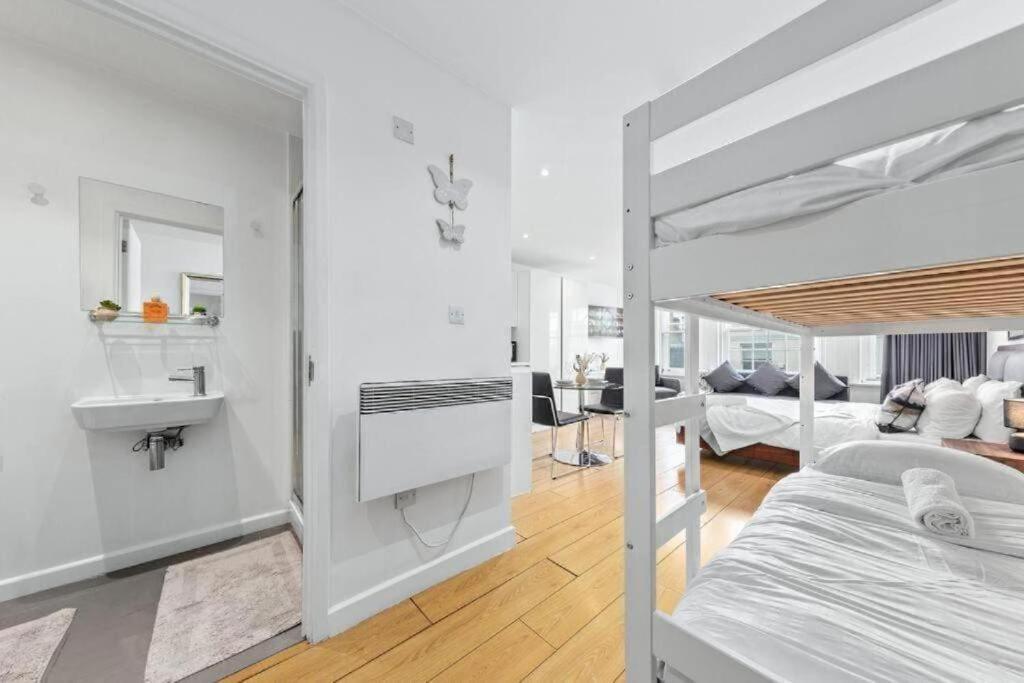 1 Bedroom Flat Piccadilly Sleep 7 In London Vr10 外观 照片