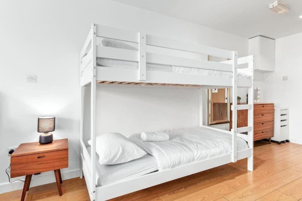1 Bedroom Flat Piccadilly Sleep 7 In London Vr10 外观 照片