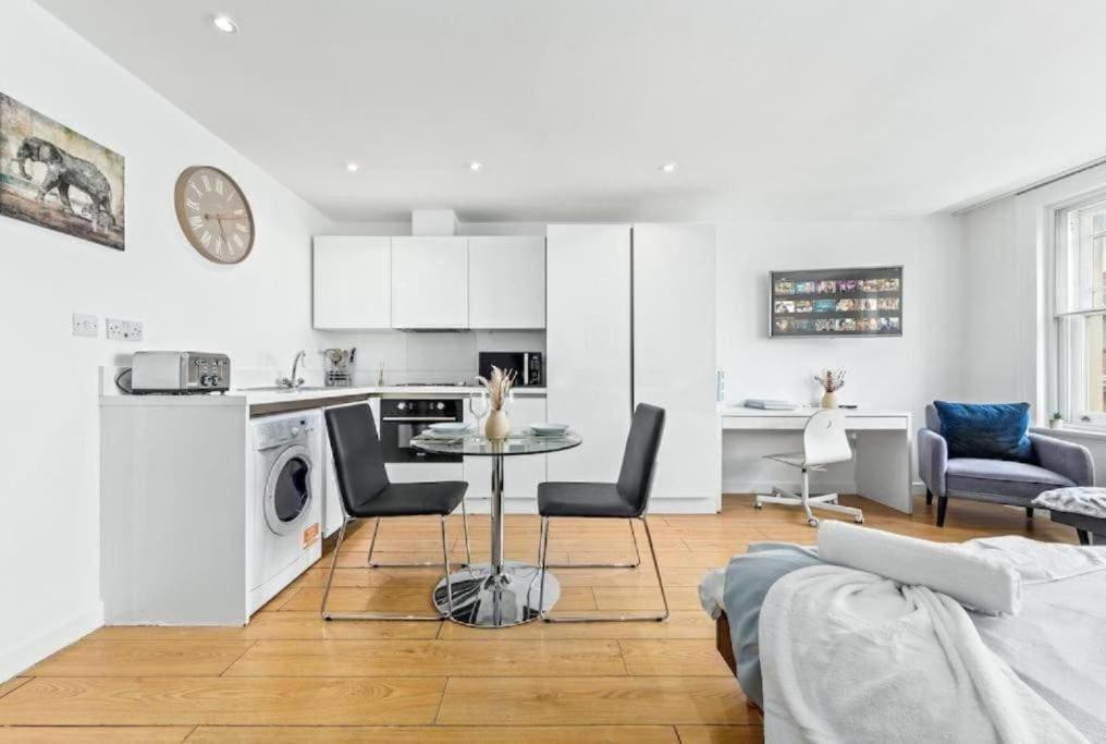 1 Bedroom Flat Piccadilly Sleep 7 In London Vr10 外观 照片